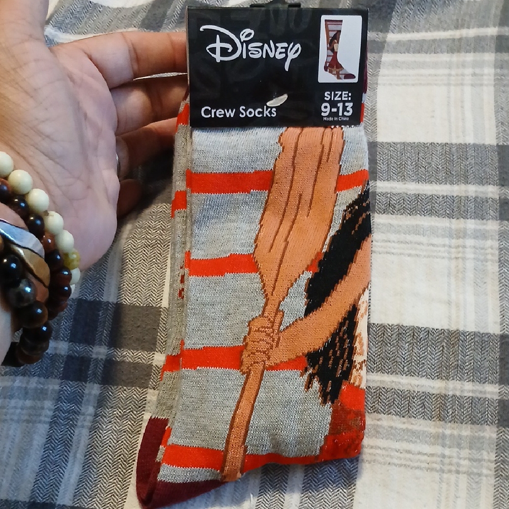 NWT Disney Moana Women's Cre Socks 9-13